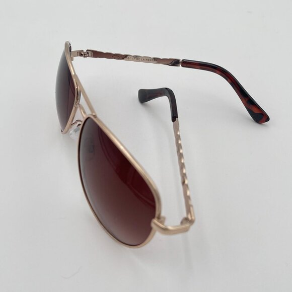 Oscar De La Renta Aviator Sunglasses With Gradient Brown Lenses & Gold Frame - Picture 4 of 4